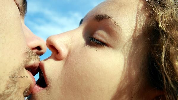 Analyzing the zodiac pairing of celebrity couple Tao Hong and Xu Zheng, and how many children Xu Zheng and Tao Hong have