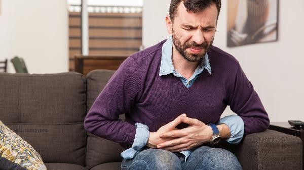 Is it important for gallbladder polyps to be smaller than 1 centimeter