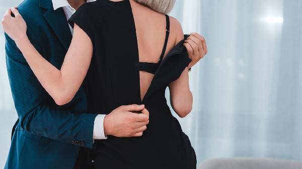 Women suddenly become very busy? Maybe it's a red light on emotions