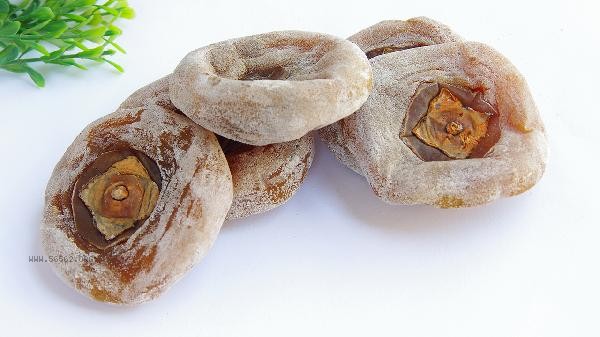 Can persimmon cakes be eaten with a dry mouth