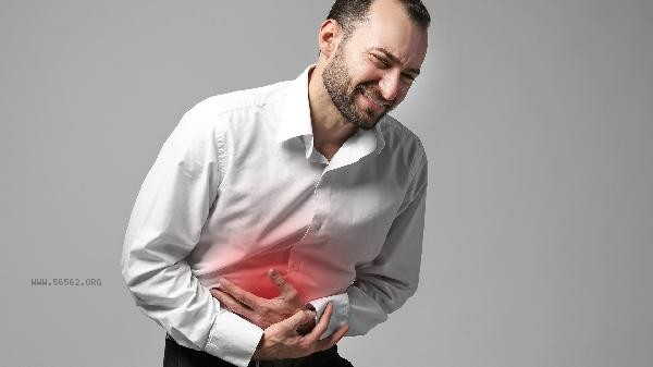 Can gallbladder polyps cause pain in the upper right abdomen?