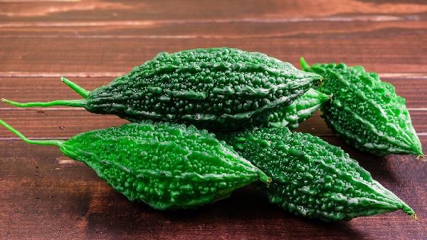 Can aged dried bitter melon still be soaked in water to drink