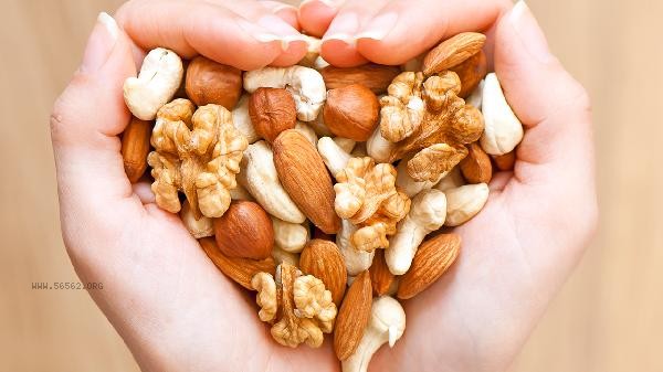 How to quickly remove walnut endothelium