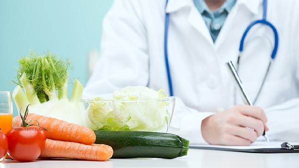 Does the presence of lipoma during physical examination have any impact