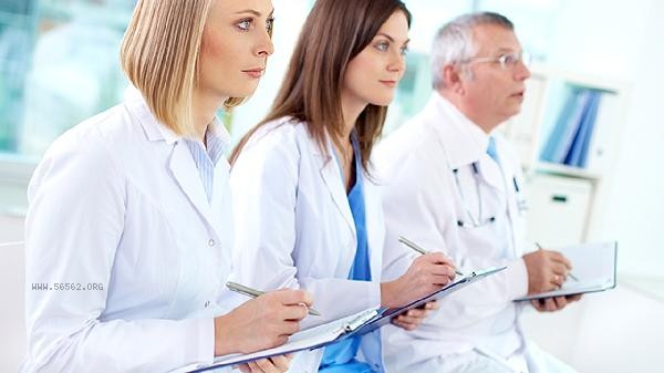 Are there many people who undergo physical examinations for hepatic lipoma