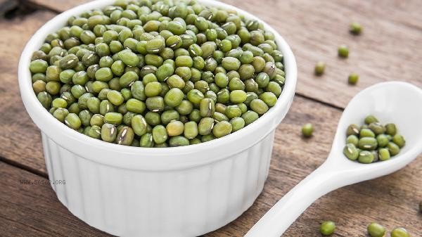 Are particularly small mung beans genetically modified