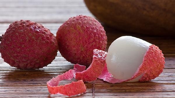 Is lychee sour or sweet