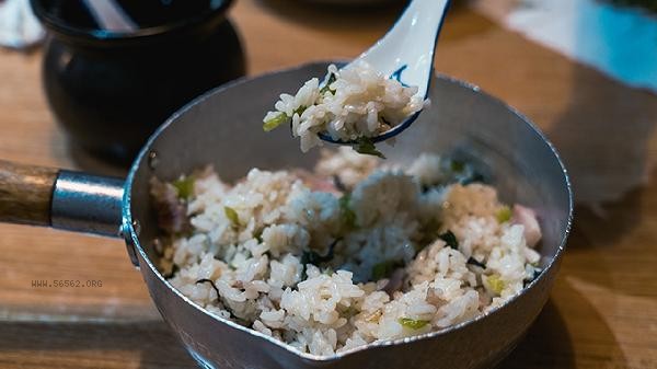 Can the fruit still be eaten after cutting off the rotten parts