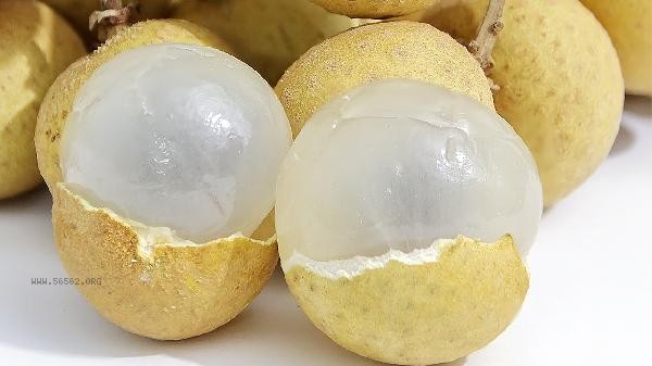 Can the remaining portion of the fruit be eaten after it has rotted