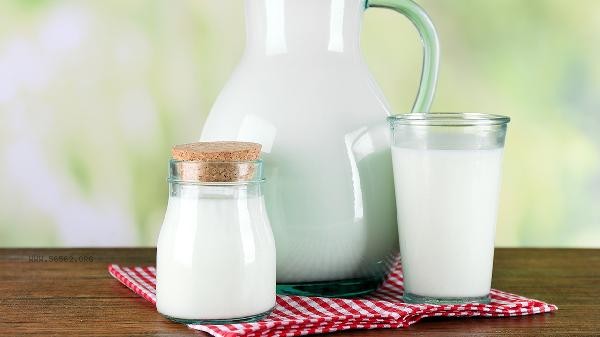 Can I drink soybean milk and milk together